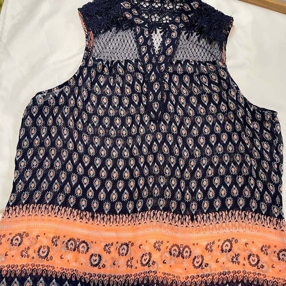 Vanity size large navy blue tank top - Picture 2 of 12